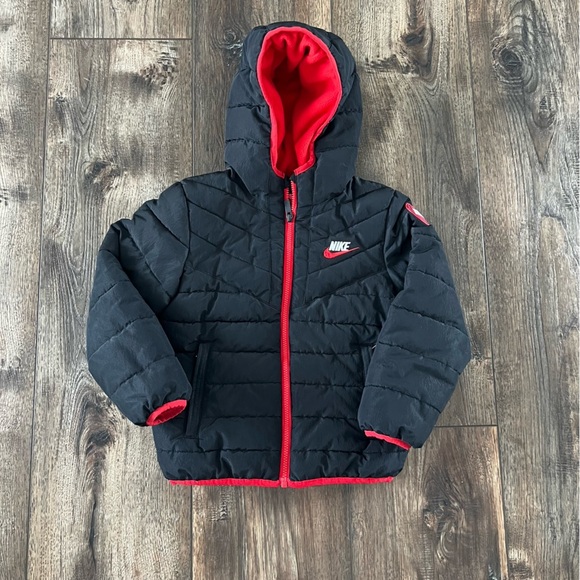 Nike “Just Do It” Puffer Jacket Boys Black/Red Hooded Size Large 6-7 years - Picture 11 of 11